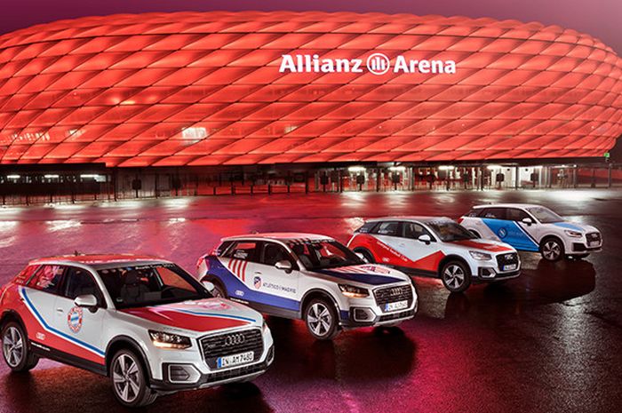 4 klub peserta Audi Cup 2017 digambarkan dengan 4 mobil berstiker logo masing-masing klub.
