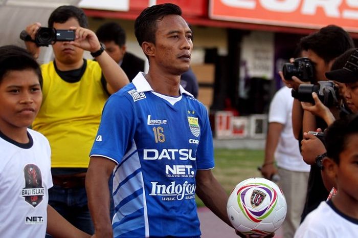 Hermawan saat masi berseragam Persib dalam ajang Bali Island Cup yang berlangsung di Stadion Kapten I Wayan Dipta awal tahun ini. 