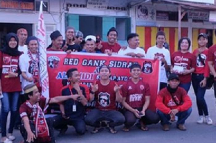 Red Gank Sinjai dan Sidrap melakukan acara buka bersama dan berbagi ta'jil bersama anak Yatim Piatu.