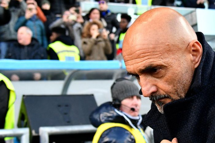 Reaksi pelatih Inter Milan, Luciano Spalletti, dalam laga Liga Italia kontra Sassuolo di Stadion Mapei, Sassuolo, pada 23 Desember 2017.