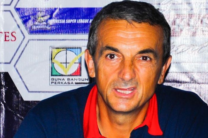 Milomir Selsija digadang-gadang akan menjadi pelatih baru Arema Cronus