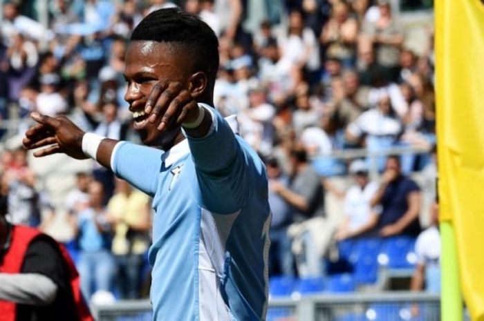 Aksi selebrasi penyerang Lazio, Balde Keita Diao, selepas menjebol gawang Palermo dalam laga Serie A di Stadion Olimpico, Roma, 23 April 2017.