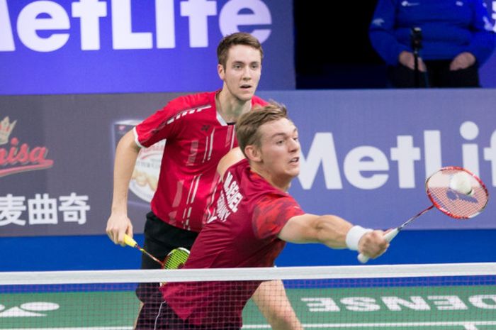 Pasangan Jerman Marvin Emil Seidel/Mark Lamsfuss saat tampil pada babak pertama Denmark Open 2018 di