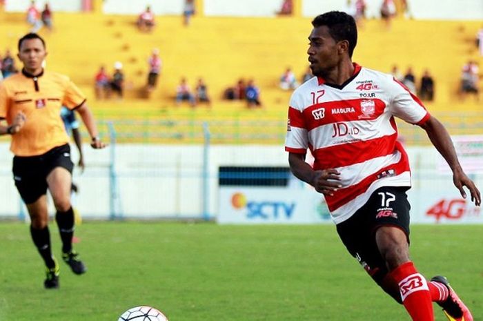 Elthon Maran yang berposisi sebagai winger berpeluang dapat berperan menggantikan posisi Bayu Gatra selain Erick Weeks dan Patrich Wanggai.