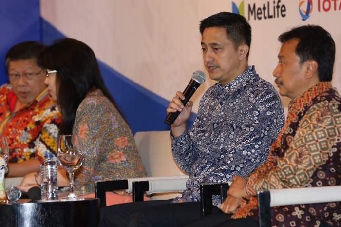 Kasubid Humas dan Media PP PBSI, Ricky Soebagja (dua dari kanan), menjawa pertanyaan wartawan pada k