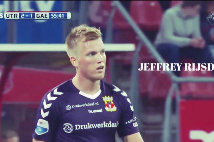 Jeffrey Rijsdijk, pemain keturunan Indonesia yang menjadi kapten Almere City.