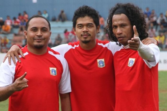 Imran Nahumarury (kiri), menilai Persija masih membutuhkan pemain asing berkualitas.