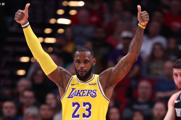 Ekspresi LeBron James saat memperkuat LA Lakers dalam laga lanjutan NBA 2018/19 kontra Portland Trai