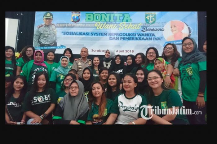 Bonita bersama Kapolrestabes Surabaya Kombes Pol Rudi Setiawan bersama Dr Lula Kamal saat sosialisasi pada Minggu, (15/4/2018)
