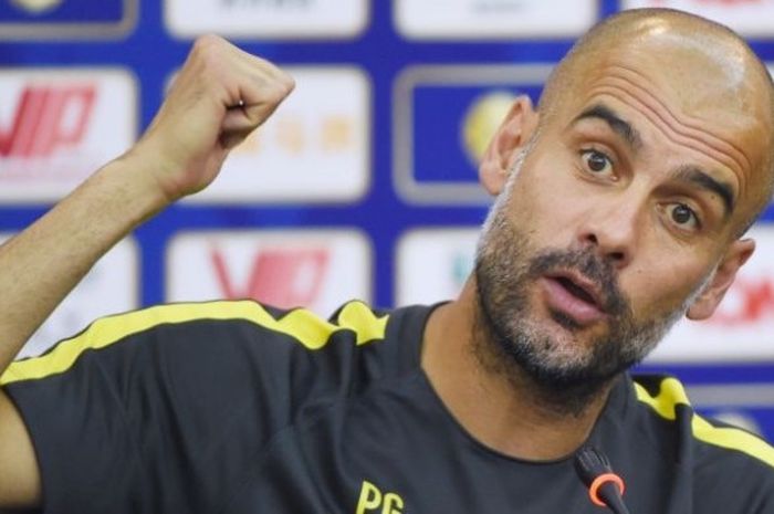 Manajer Manchester City, Pep Guardiola, menghadiri konferensi pers di Shenzhen, China, 27 Juli 2016, jelang laga International Champions Cup melawan Borussia Dortmund.