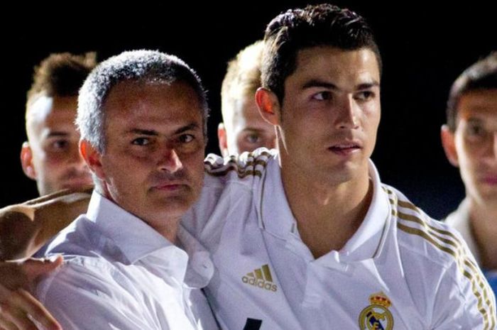 Jose Mourinho (kiri) dan Cristiano Ronaldo saat masih sama-sama membela Real Madrid.