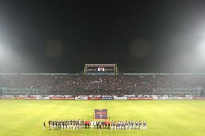 Suasana Stadion Kanjuruhan jelang kick-off Arema Cronus vs Sriwijaya FC pada Kamis (31/3/2016). Gol tunggal dari Johan Ahmad Alfarizie mengirim Arema ke final Piala Bhayangkara 2016. 
