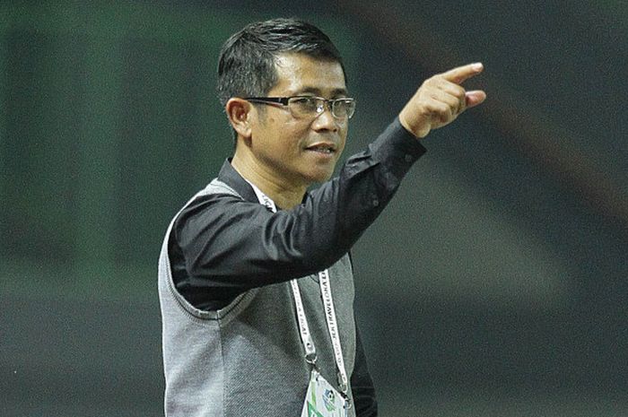 Pelatih Arema FC, Joko Susilo, di Stadion Patriot, Bekasi, Jawa Barat, Jumat (4/8/2017)