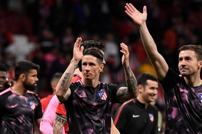 Para pemain Atletico Madrid melakukan selebrasi seusai laga leg kedua semifinal Liga Europa kontra Arsenal di Stadion Wanda Metropolitano, Madrid, Spanyol pada 3 Mei 2018.