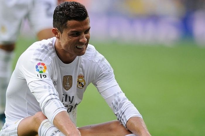 Ekspresi penyerang Real Madrid, Cristiano Ronaldo, dalam partai La Liga menghadapi Las Palmas di Santiago Bernabeu, 31 Oktober 2015.