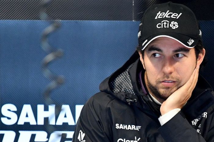 Pebalap Force India, Sergio Perez, berada di paddock menjelang sesi latihan di Sirkuit Monza, Italia