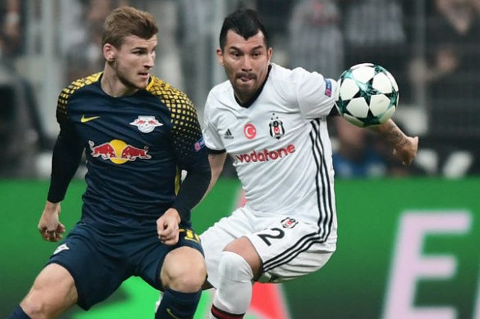 Penyerang RB Leipzig, Timo Werner (kiri), dalam laga kontra Besiktas di Vodafone Park, Selasa (26/9/2017).