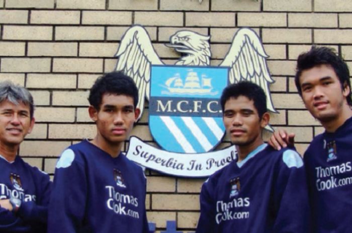 Teerasil Dangda saat berkostum Manchester City