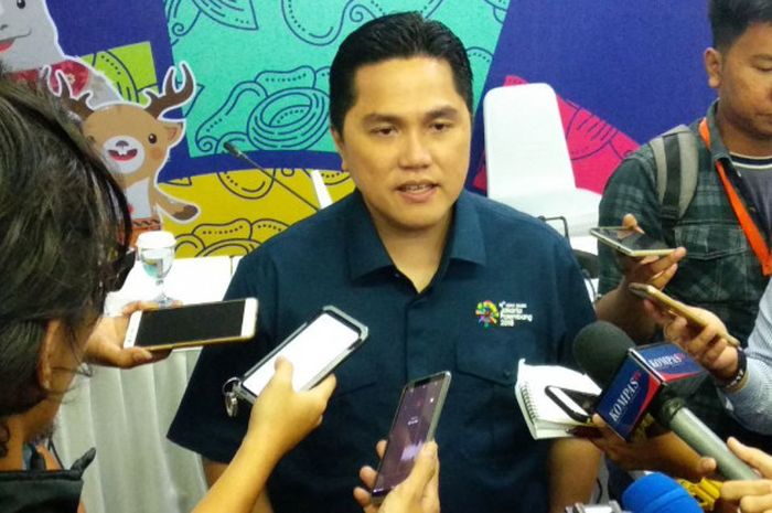  Ketua Inasgoc Erick Thohir memberikan pemaparan soal Asian Games 2018 kepada para awak media di Wisma Serbaguna, Senayan, Jakarta, Senin (19/2/2018). 