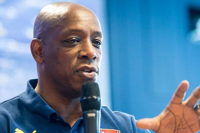 Mantan penyerang Arsenal, Ian Wright, berbicara dalam peluncuran tiket laga pramusim bertajuk Barclays Asia Trophy 2015 pada 13 mei 2015 di Singapura.