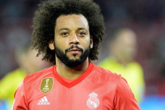 Bek sayap Real Madrid, Marcelo, beraksi dalam partai Liga Spanyol melawan Sevilla di Stadion Ramon Sanchez Pizjuan, Sevilla, 26 September 2018.