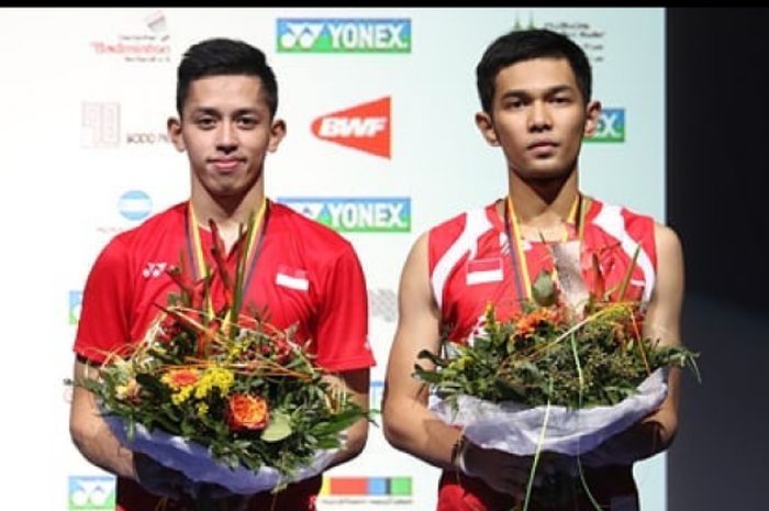 Fajar Alfian (kanan) dan Muhammad Rian Ardianto di podium German Open 2018 sebagai runner-up pada Mi