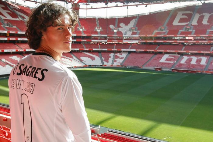 Mile Svilar saat pertama kali datang ke Benfica 