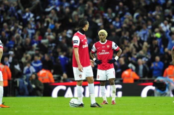 Reaksi lesu pemain Arsenal atas gol Birmingham City pada laga Piala Liga Inggris di Wembley Stadium, London, 27 Februari 2011.