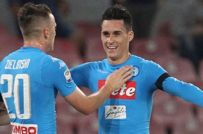 Jose Callejon merayakan gol Napoli ke gawang Bologna pada pertandingan Serie A di San Paolo, Sabtu (17/9/2016). 