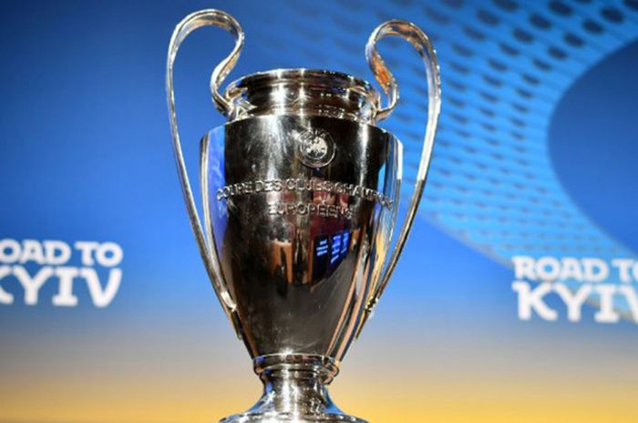 Trofi Liga Champions menuju final di Kyiv, Ukraina.