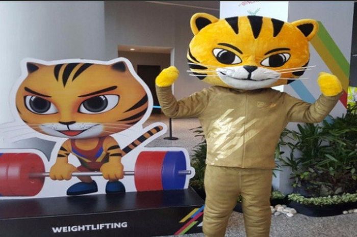 Rimau, maskot SEA Games 2017, tampil dengan pakaian serba emas setelah Malaysia mendapat medali emas ke-111.
