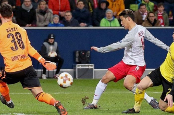 Langkah Borussia Dortmund di Liga Europa terhenti seusai bermain imbang 0-0 melawan Salzburg, Kamis (15/3/2018). 