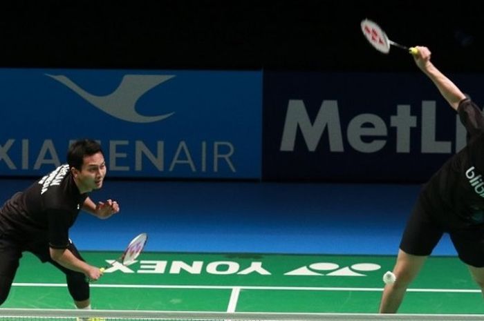 Pasangan ganda putra Indonesia, Mohammad Ahsan/Hendra Setiawan, ketika menghadapi Koo Kien Keat/Tan Boon Heong (Malaysia), pada babak kedua Australia Terbuka yang berlangsung di Sydney Olympic Park, Kamis (9/6/2016).