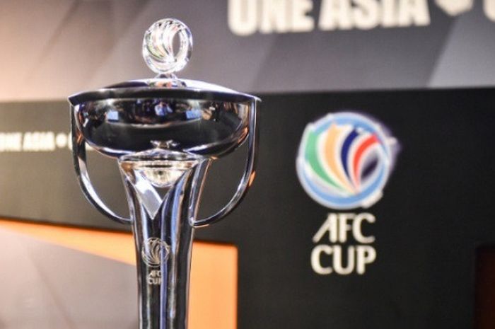 Trofi Piala AFC yang akan diperebutkan oleh PSM Makassar