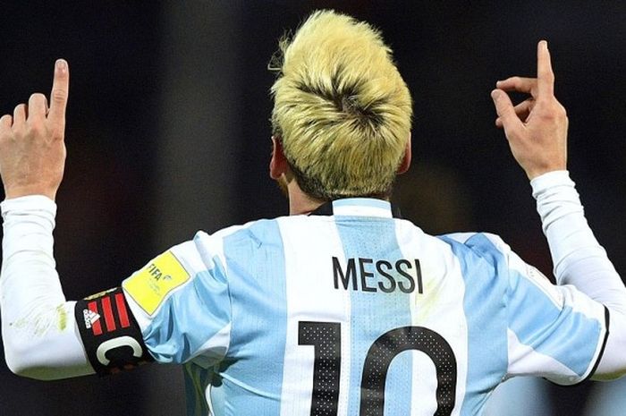 Selebrasi striker Argentina, Lionel Messi, usai mencetak gol ke gawang Uruguay dalam laga kualifikasi Piala Dunia 2018 di Stadion Malvinas Argentinas, Mendoza, pada 1 September 2016.