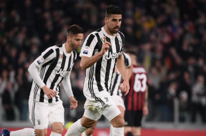 Sami Khedira sesaat setelah mencetak gol ketiga bagi Juventus yang membuat skor akhir menjadi 3-1  pada pertandingan melawan AC MIlan di Allianz Stadium, pada Sabtu (31/3/2018) atau Minggu dini hari WIB.
