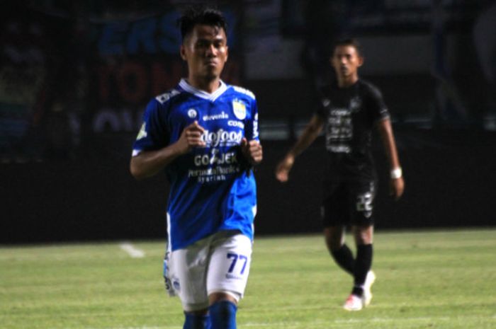 Winger Persib, Ghozali Siregar saat melawan PSIS Semarang pada pekan ke-14 Liga 1 2018 di Stadion Ge
