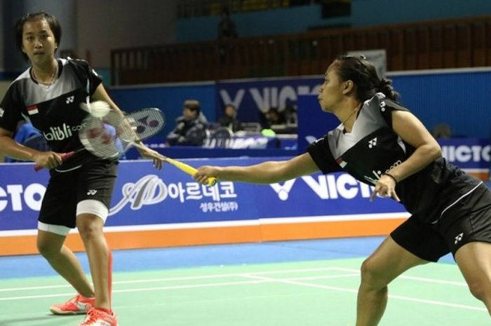 Pasangan ganda putri Indonesia, Della Destiara Harris/Rosyita Eka Putri Sari, beraksi pada babak perempat final Korea Masters, Kamis (5/11/2015).