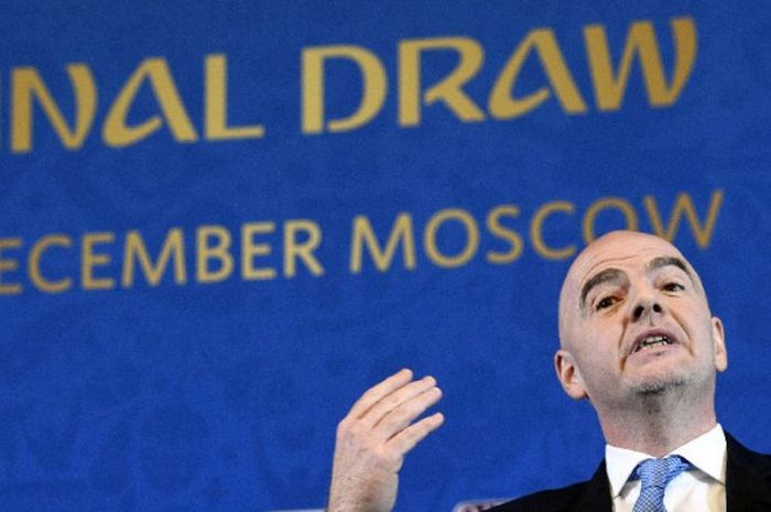 Presiden FIFA, Gianni Infantino, berbicara kepada media jelang undian fase grup Piala Dunia 2018 di State Kremlin Palace, Moskwa, 1 Desember 2017.