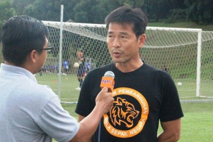 Pelatih Lim Teong Kim dalam sebuah sesi wawancara awal pembentukan PPBN pada 1 Februari 2015. PPBN adalah cikal bakal timnas U-14 Malaysia. 