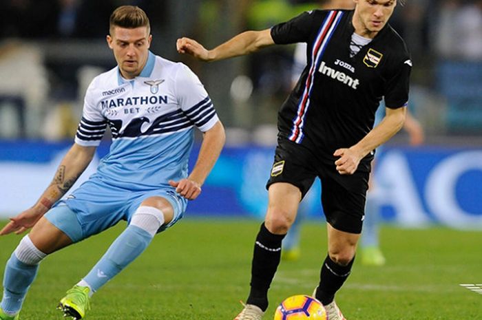 Pemain Lazio, Sergej Milinkovic-Savic (kiri), saat tampil melawan Sampdoria pada pertandingan pekan ke-15 Liga Italia 2018-2019 di Stadion Olimpico, Roma, Sabtu (8/12/2018).