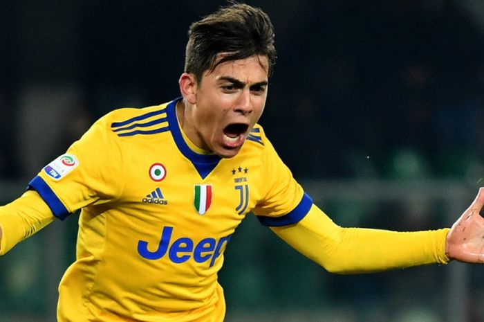  Selebrasi striker Juventus, Paulo Dybala, setelah berhasil mencetak gol kedua ke gawang Hellas verona dalam pertandingan Liga Italia 2017-2018 di Stadion Marc'Antonio Bentegodi, Verona, Italia, pada Sabtu (30/12/2017). 