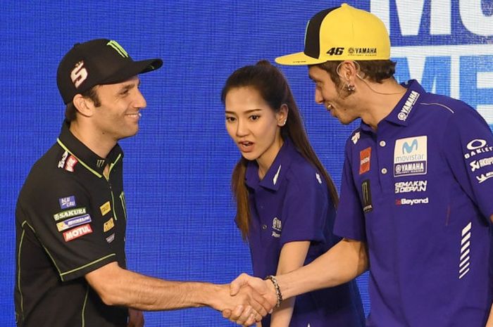        Johann Zarco dan Valentino Rossi saat event Yamaha Motorsport Media Conference, Kamis (15/2/2018).       