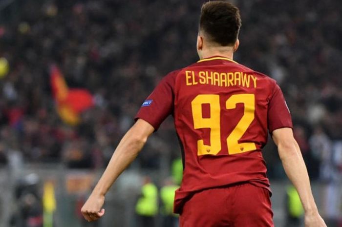 Penyerang AS Roma, Stephan El Shaarawy (kiri), merayakan gol ke gawang Chelsea dalam partai Liga Champions di Stadion Olimpico, Roma, 31 Oktober 2017.