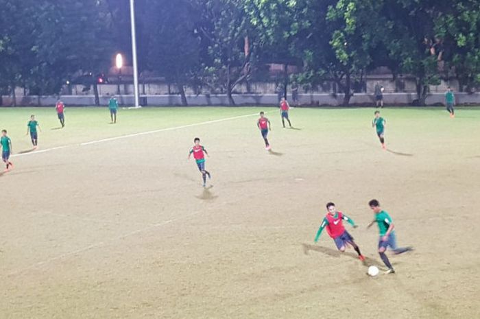 Timnas U-19 Indonesia menggelar pemusatan latihan di Lapangan ABC, Senayan, Jakarta Pusat, Kamis (22/3/2018)