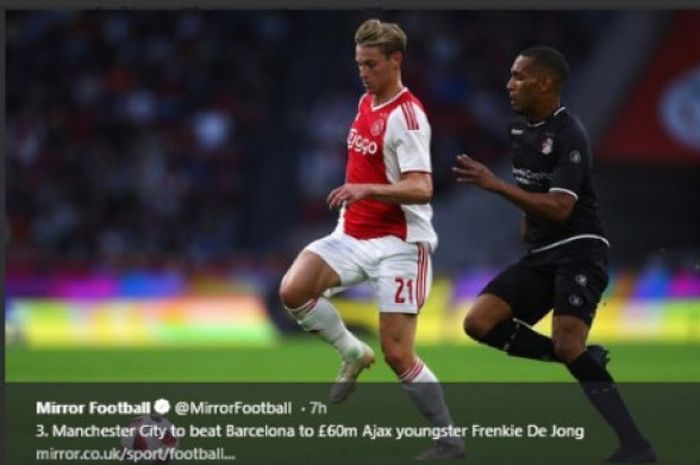 Wonderkid Ajax Amsterdam, Frenkie De Jong, dikabarkan menjadi incaran Manchester City dan Barcelona