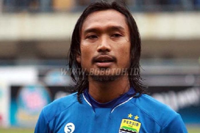 Gelandang Persib Bandung, Hariono, menjadi pemain dengan masa pengabdian paling lama.