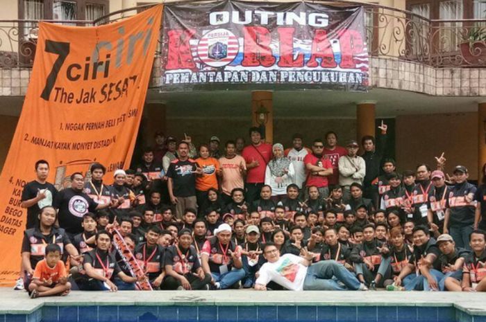 the jak mania kukuhkan 46 korlap 2017 dalam acara outing the Jak 