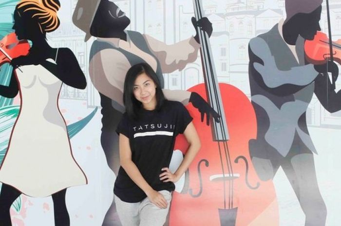 Penyanyi jazz Indonesia, Amelia Ong, merasa bugar dengan latihan mixed martial arts.