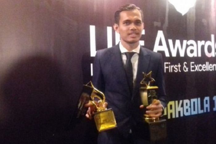 Rezaldi Hehanussa meraih penghargaan pemain muda terbaik Liga 1 2017 pada Awarding Night Liga 1 2017 di Hotel Mulia Senayan, Jumat (22/12/2017)